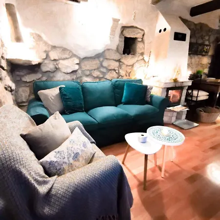 Vilă Nana With A Swimming Pool Dobrinj