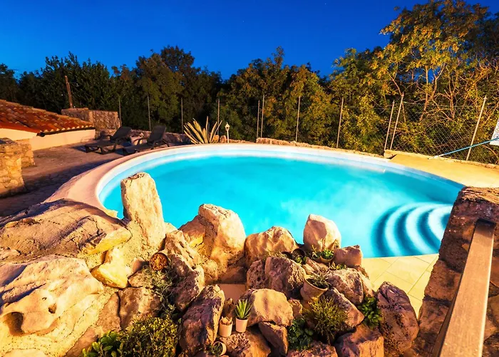 Nana With A Swimming Pool Villa *