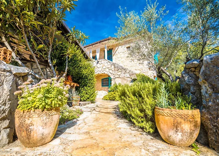 Villa Nana With A Swimming Pool Dobrinj