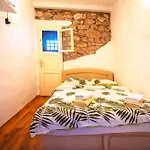 别墅 Nana With A Swimming Pool *